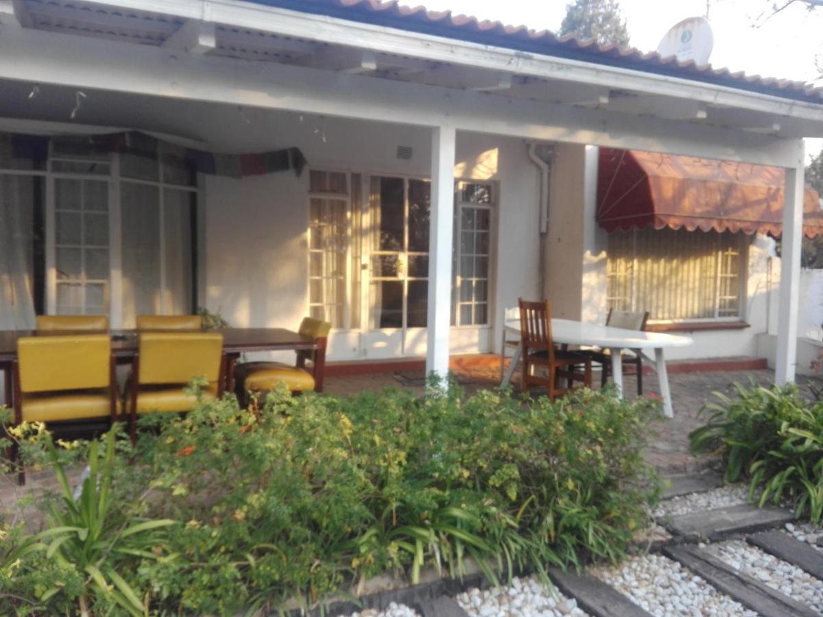 Fourways Guest Lodge Johannesburg Esterno foto