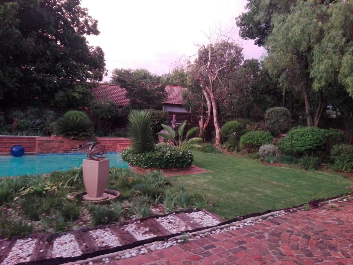 Fourways Guest Lodge Johannesburg Esterno foto