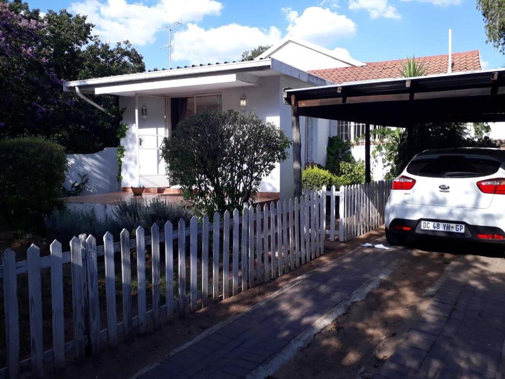 Fourways Guest Lodge Johannesburg Esterno foto
